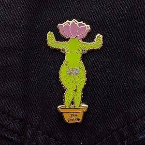 Stay Prickly Woman Cactus Emaille Pin