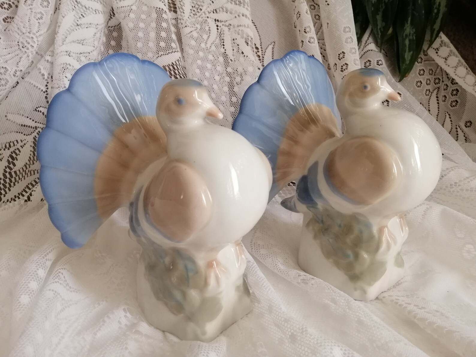 Vintage Porcelain Figurine Dove Collectible Figurine Etsy