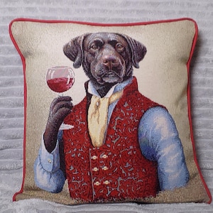 Sommelier dog jacquard cushion cover, elegant canine decoration, red wine labrador motif, chic humor decorative pillowcase.
