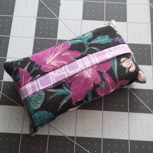 Purple Flowered Pocket Tissue Holder, Tissue Pouch, Purse Tissue holder, Fabric Tissue Holder, Car or  Travel  tissue holder