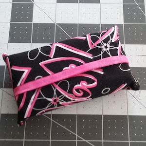 Pocket Tissue Holder with Hearts, Valentine Tissue holder, Fabric Tissue Holder, Car or  Travel  tissue holder