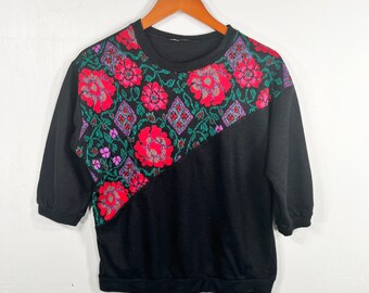 vintage 1970s quarter sleeve black sweater with folk floral design size small medium