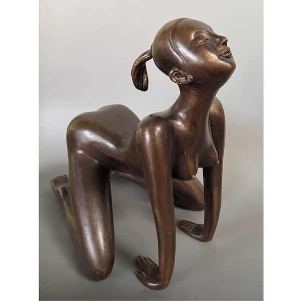 Nude figure bronze sculpture Thailand crawling woman naked old statue from collector's estate bronze figure beautiful breasts breasts lady art