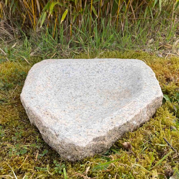 Baño para pájaros Baño para pájaros Piedra de granito Decoración de jardín Piedra natural Cuenca de agua Jardín Comedero de piedra Decoración Comedero de agua Baño para insectos