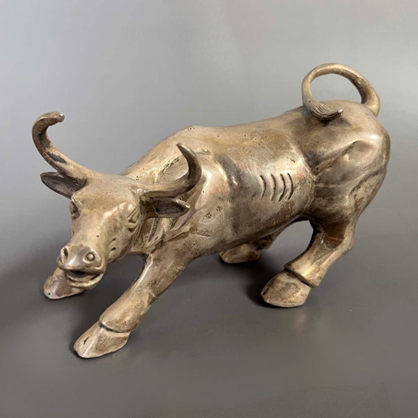 Büffel Figur Bulle Bronze Tierfigur chinesisches Tierkreiszeichen China Horoskop Astrologie Neujahr Ochsen Skulptur