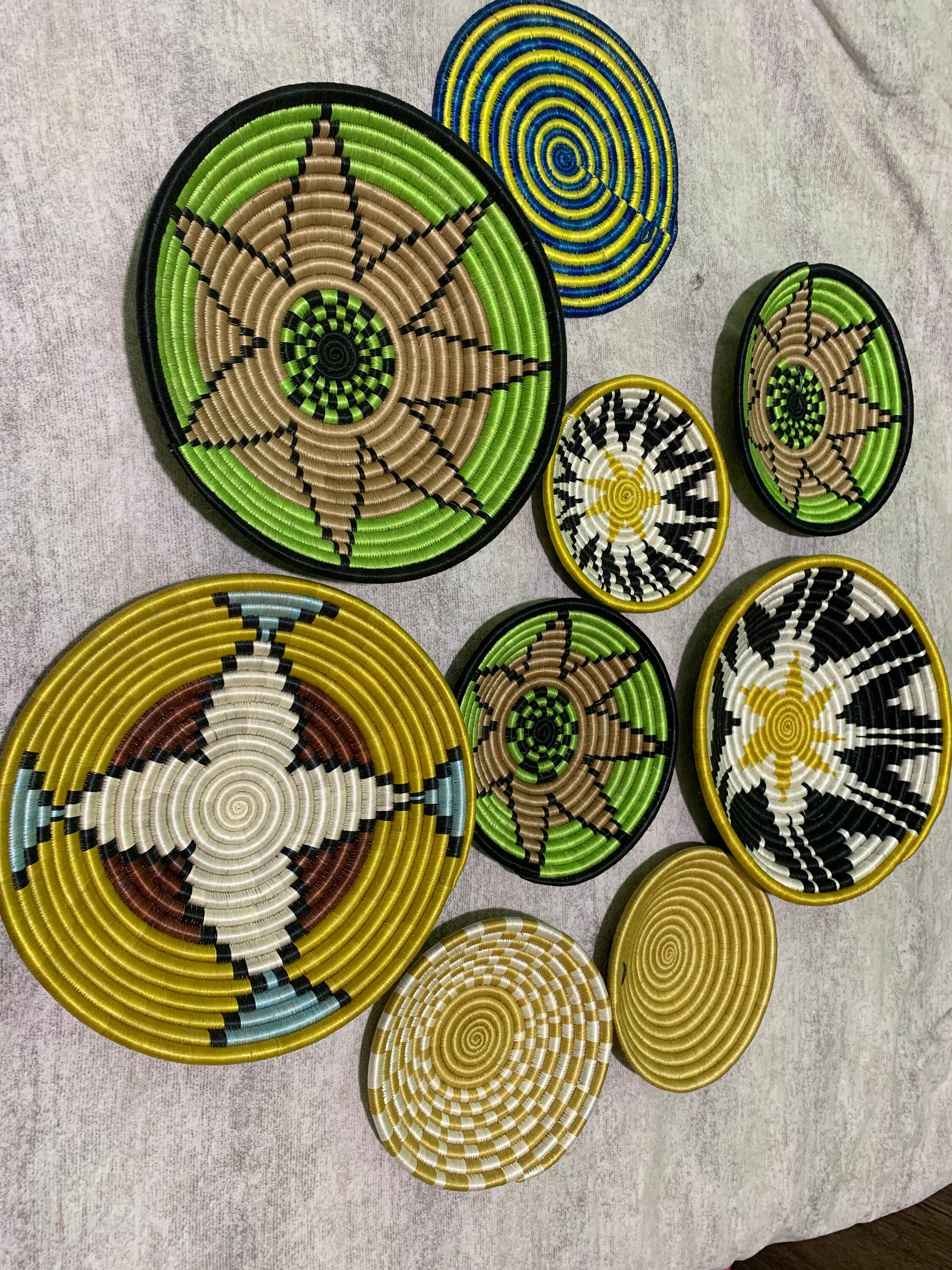9 color baskets 9 wall hanging baskets set 9 Yellow shade wall hanging baskets set for wall decor,9 burnt orange shade Rwanda baskets