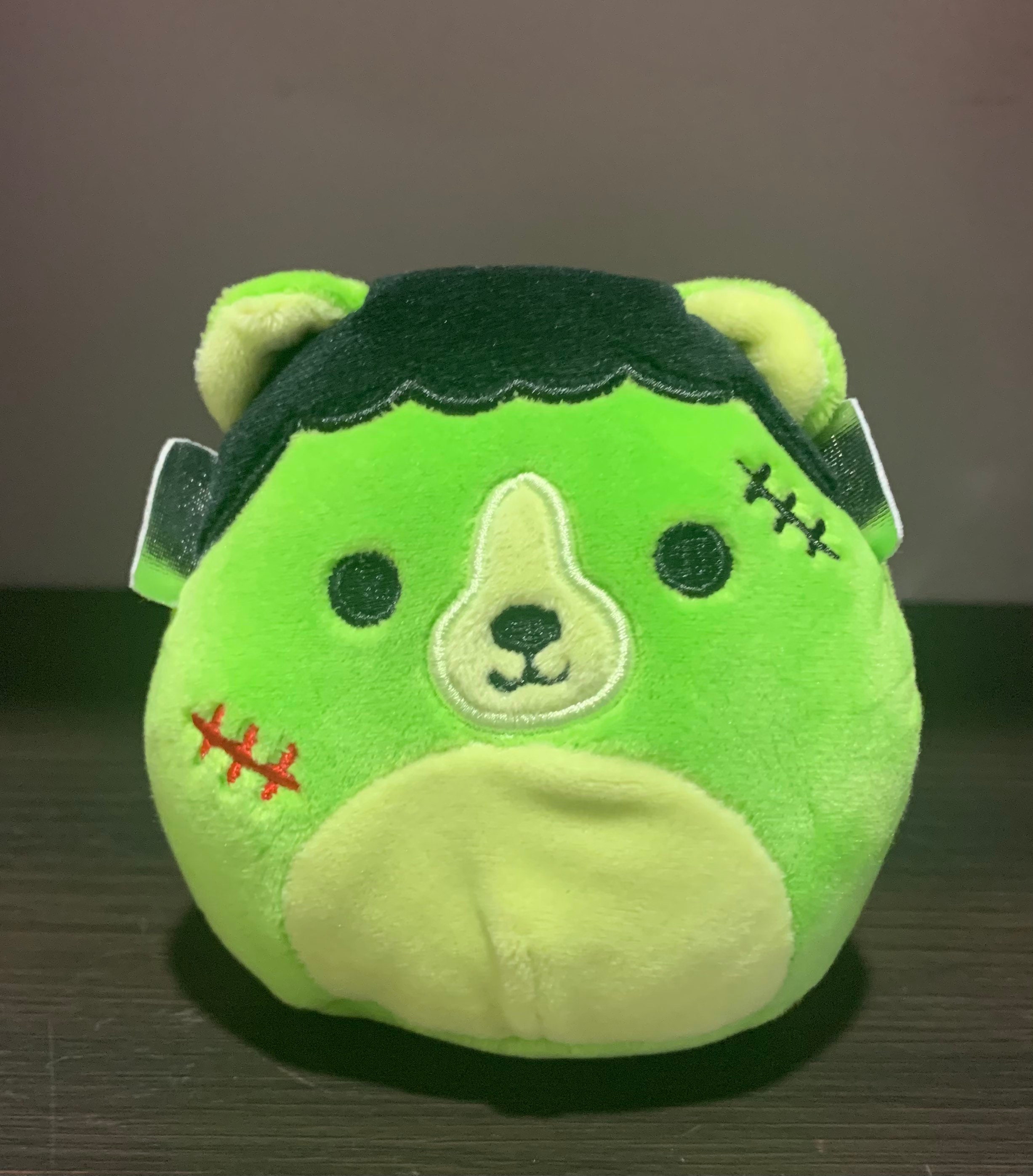 7 SQUISHMALLOWS Halloween Mystery Capsules (Missing one