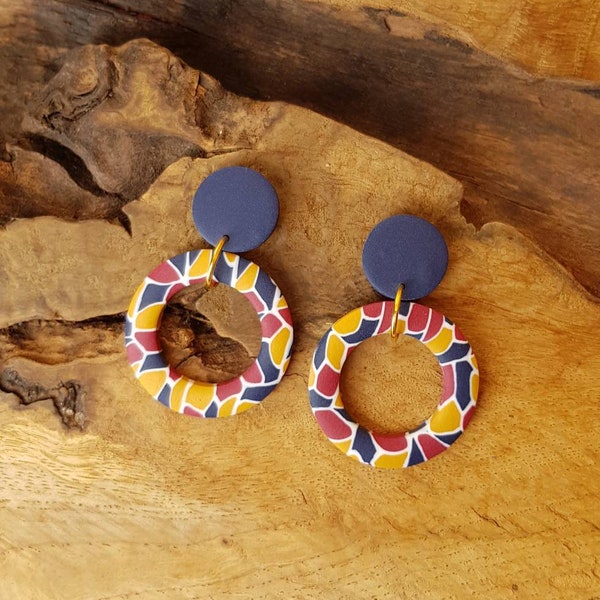 boucles d'oreilles tendances, en pâte polymère, bleu marine, rouge bordeaux et ocre