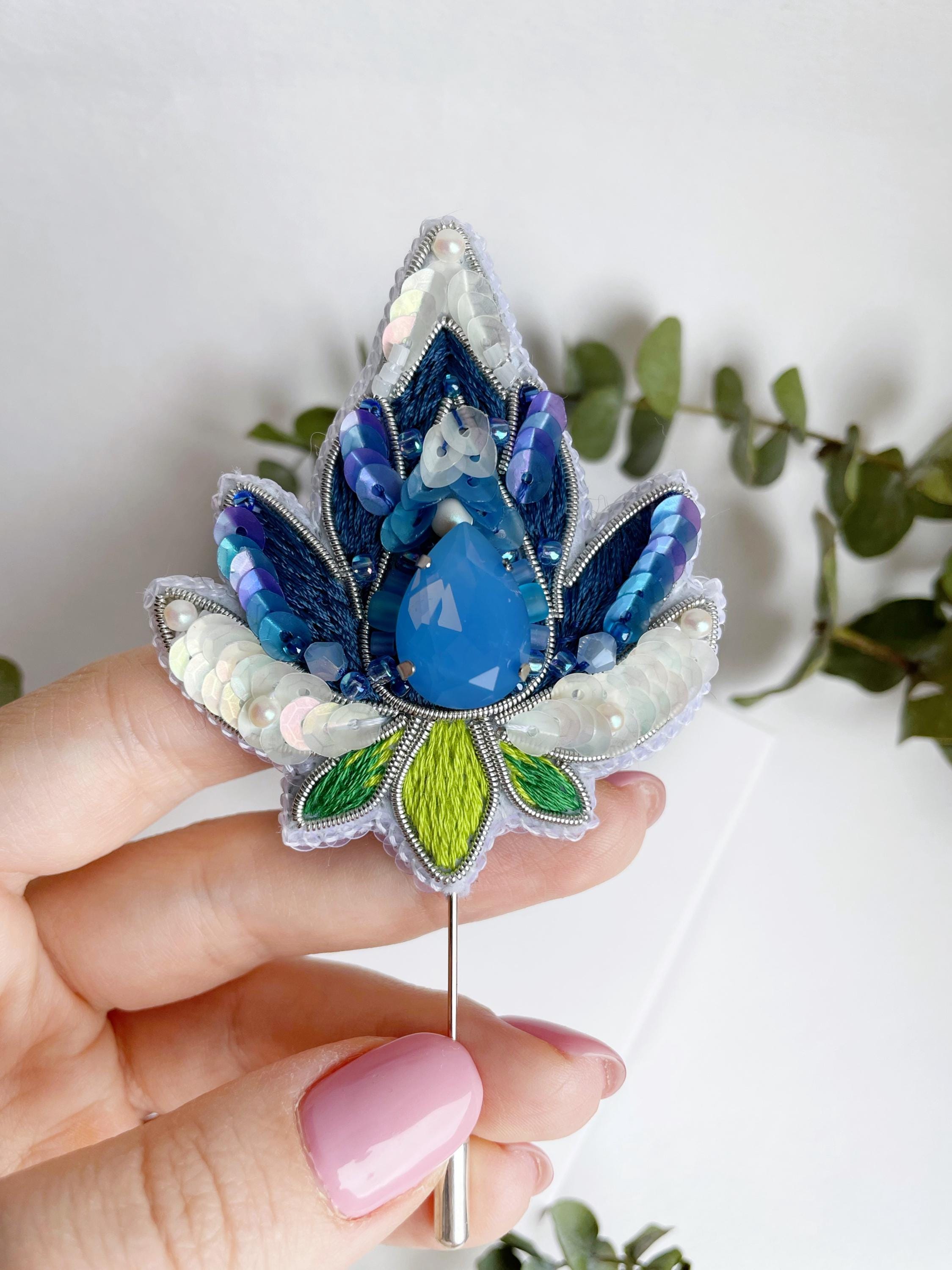蓮の花のビーズ刺繍ブローチ 【公式通販】