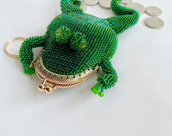 Frog Crochet Beaded Coin Pouch, Cute Frog Purse, Mini Purse Keychain, Green Coin Purse, Kawaii Accessory, Gift for Her