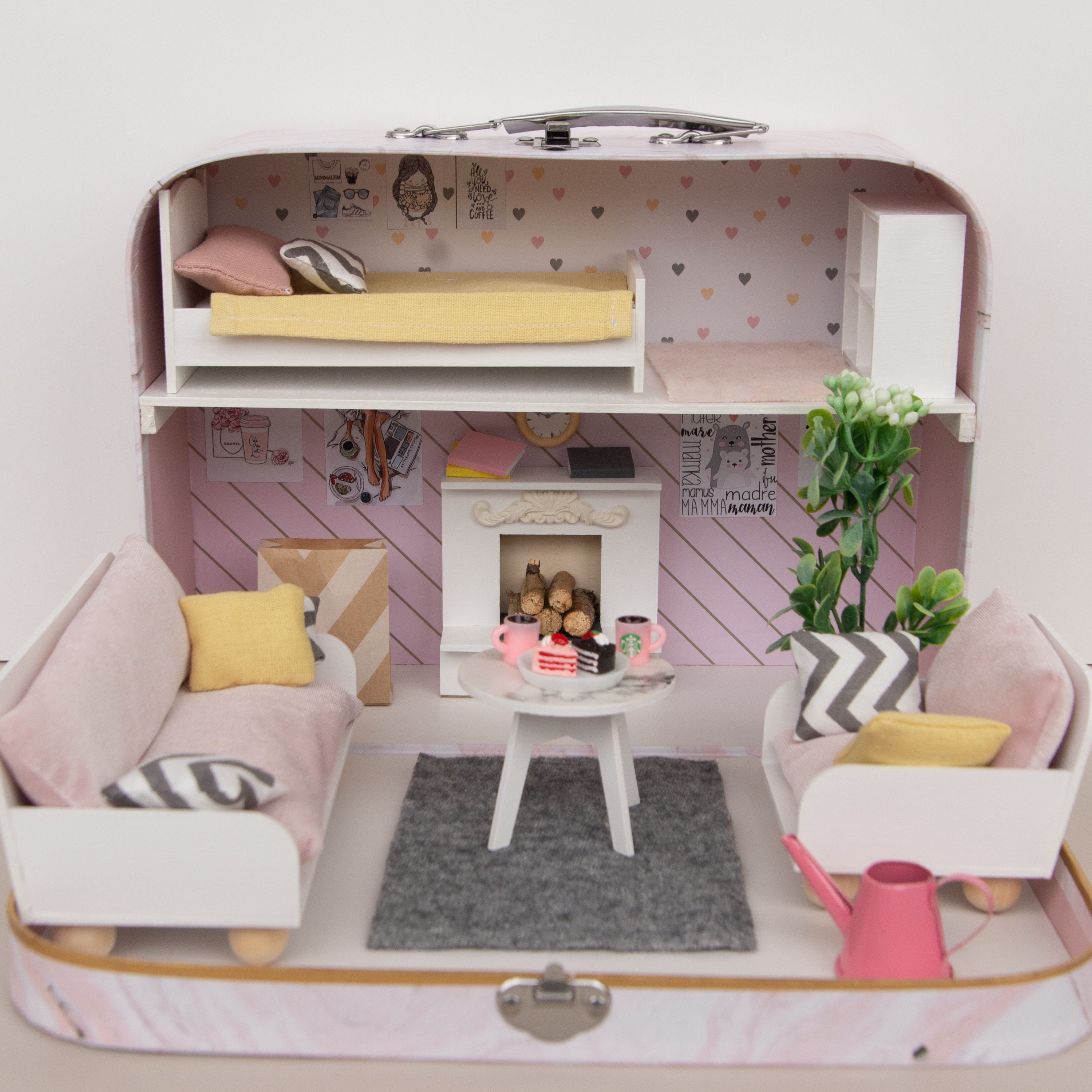 travel dollhouse
