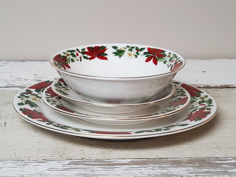 Vintage GIBSON Dishes 4piece Set poinsettia Etsy