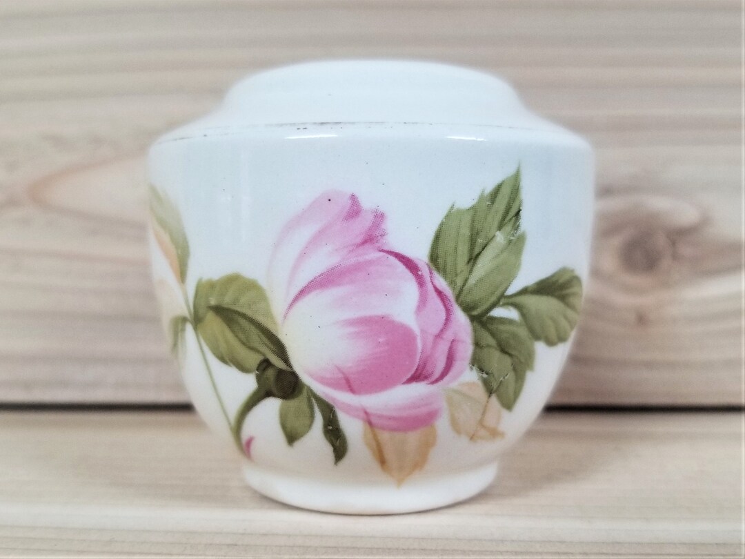 Vintage Salt Shaker Pink Blossom W/greenery 6hole Shaker Urn Shaped