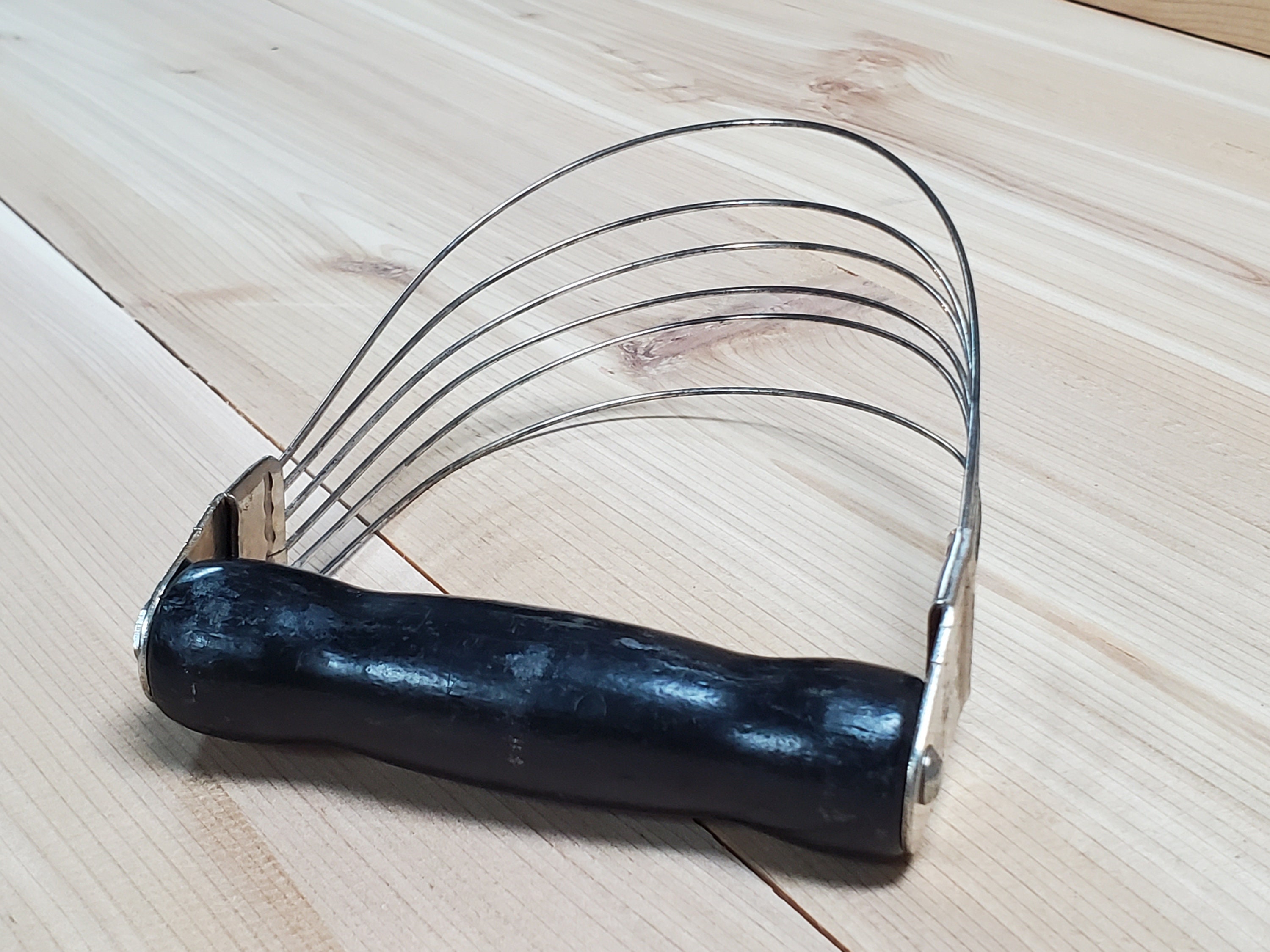 Vtg 5 pastry blender dough cutter black wood handle stainless steel wires  Japan