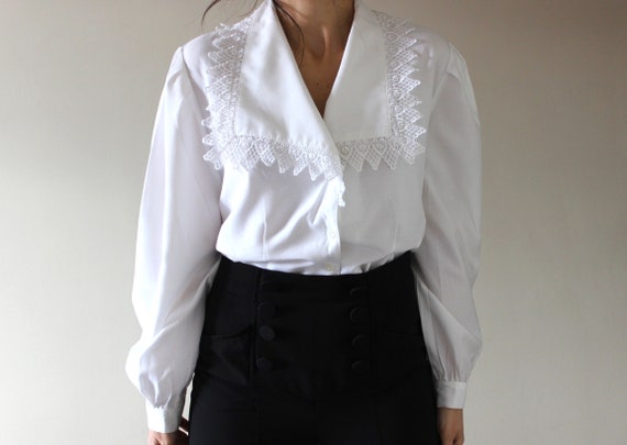 Vintage Musketeer Blouse w/ Large Square Lace Coll