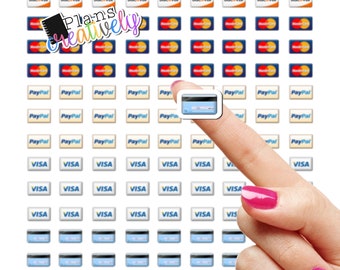Könnte beinhalten: Ein Bogen mit Aufklebern, die verschiedene Kreditkartenlogos zeigen, darunter Mastercard, Visa, Discover und PayPal. Die Aufkleber sind in einem Raster angeordnet und auf weißem Papier gedruckt.