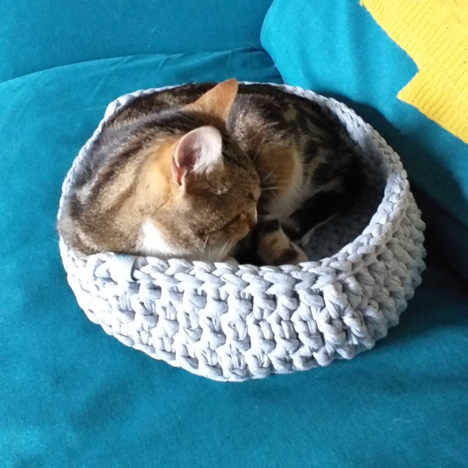 Crochet cat basket cosy cat basket washable cat bed cat Etsy