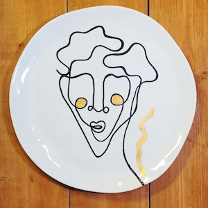 Abstract Face Decorative Plate
