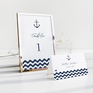 NAUTIK Tischnummern Vorlage, druckbare maritime Anker & Wellen Hochzeits-Platzkartenvorlage mit Mahlzeit-Auswahl-Symbolen, flache Zeltnamenskarte