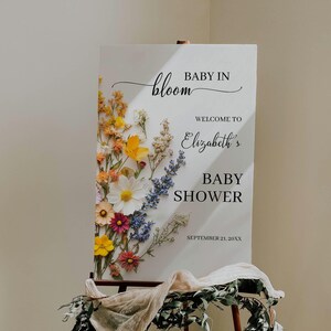Modèle de plaque de bienvenue pour baby shower amour en fleurs, fleurs pressées, signe de baby shower imprimable fleurs sauvages printemps été, fleurs colorées