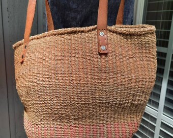 Vintage Straw Woven Tote  70s 80s Fully Lined Market Bag