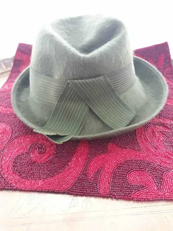 Vintage RARE… Green Mahara hat w/ striped ribbon Retro Green Ribbon Raffia Sun Hat | Retro Stage main image 4