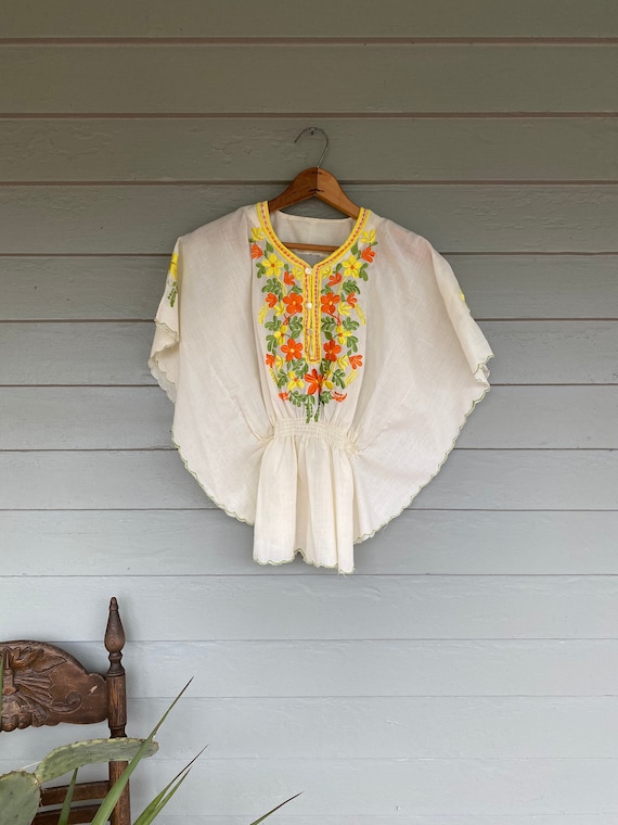 vintage 1970s red rainbow calico bell angel sleeve hippie peasant top festival handkerchief bandana crochet lace trim drawstring 70s Medium