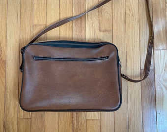 Sac messager marron slim zippé en similicuir vintage