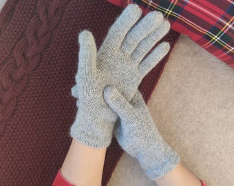 Guantes de mujer de lana gris - Manoplas de lana con dedos de punto a mano - Calentadores de brazos de lana de otoño con dedos - Guantes de mujer cálidos y ligeros - Guantes de alpaca