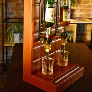 男性へのギフト アルコールディスペンサー パーソナライズされたアルコールギフト アルコール装飾 ホームバー ホームバー装飾 ホームバー家具