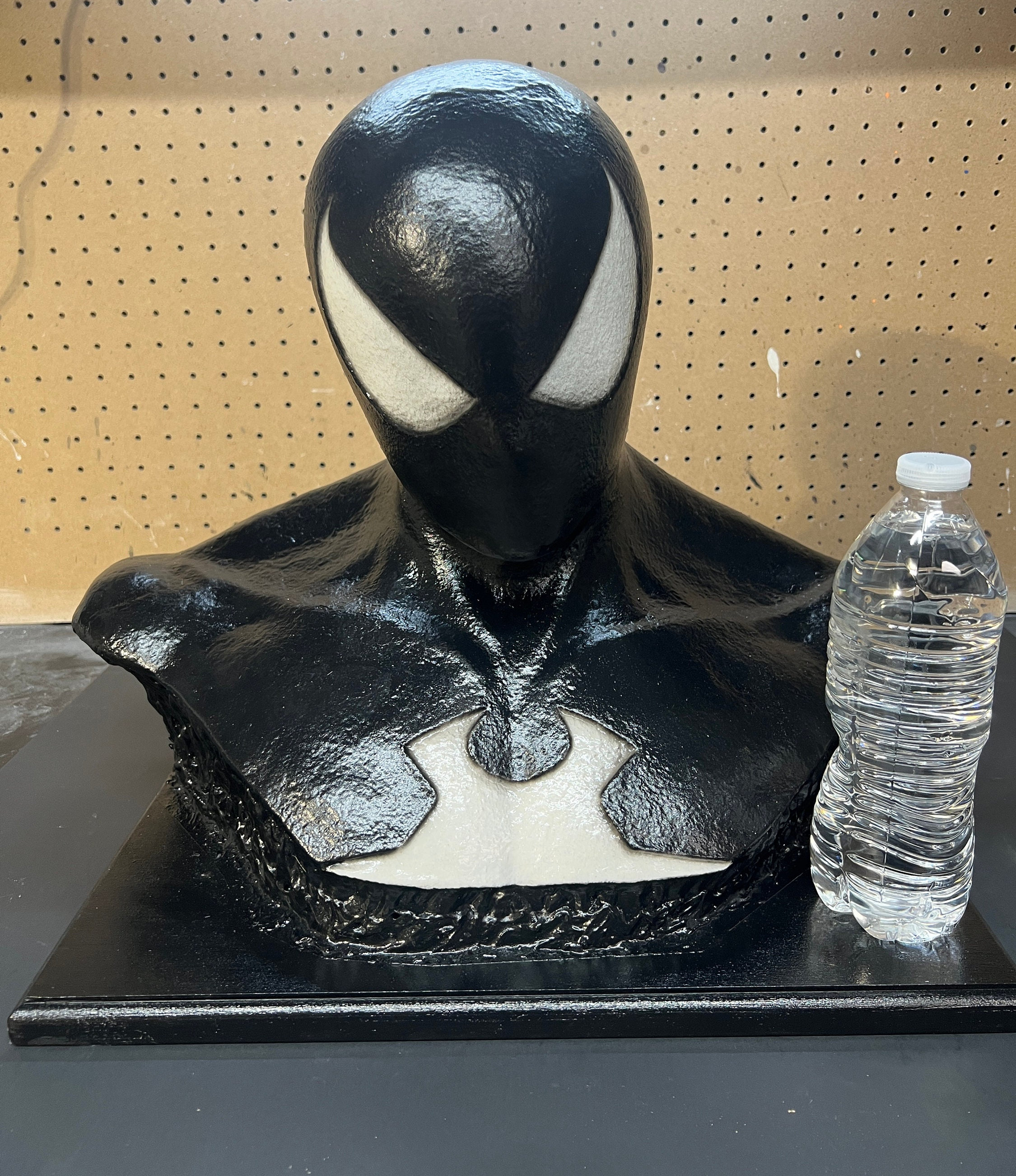 Symbiote Spider-man Bust! Black Suit Spider-man Statue