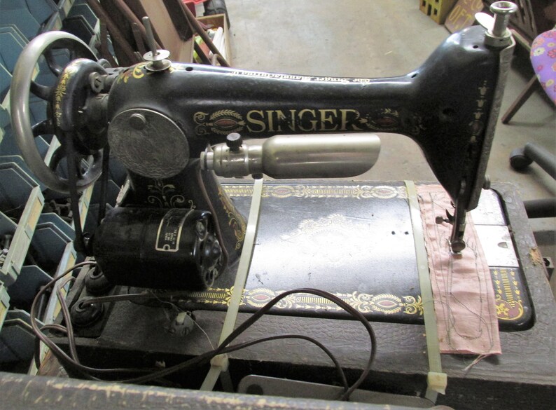 1929 Singer Sewing machine hand painted works w/ box Etsy