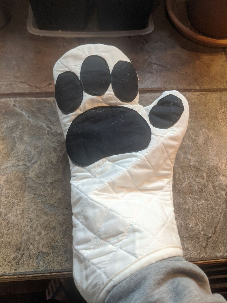 Oven Mitt with Paw Pads image 3