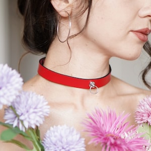 Elegant Leather Choker with small ring