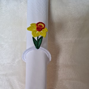 Rond de serviette Pâques brodé décoration de table vendu à l'unité Fleur