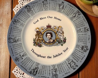 Queen Elizabeth II Silver Jubilee Calendar Plate 1977 Liverpool Road Pottery England Royal Commemorative Dish Calendar British Monarchy