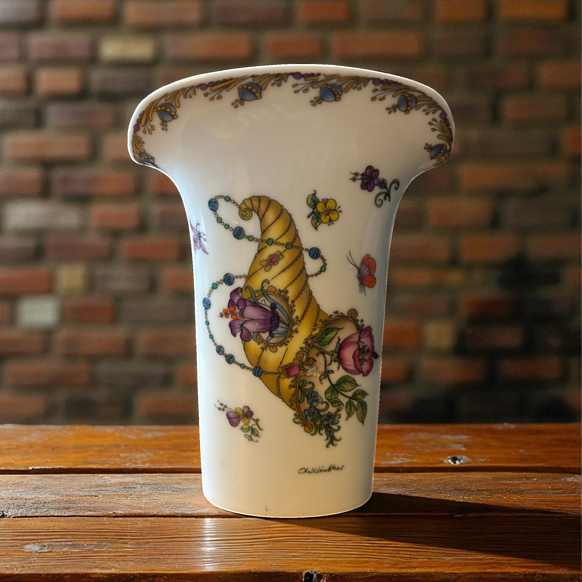 花と蝶の手描き陶器花瓶