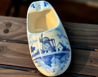 Cenicero vintage de Delft azul con forma de zueco / Zapato de cerámica con molino de viento holandés / Cenicero de madera holandés pintado a mano con forma de zueco / Decoración para fumadores en azul y blanco