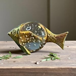 Murano Style Art Glass Marine Fish Paper Weight Bullicante Controlled Bubbles Clear Brass Accents Figurine Home Office Decor Collectable
