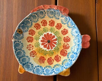 Vintage Italian Fish Dish Hand Painted Majolica Style Ceramic Plate Colorful Coastal Decor Small Serving Dish Made in Italy Trinket Dish 6"