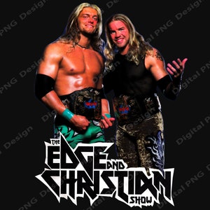 Pode incluir: Dois lutadores profissionais, Edge e Christian, posam juntos com roupas de luta. Edge está usando um traje de luta verde e preto com um cinturão de campeonato. Christian está usando uma camiseta preta e calças de luta pretas e verdes. O texto "The Edge and Christian Show" é exibido em letras pretas sobre um fundo branco.