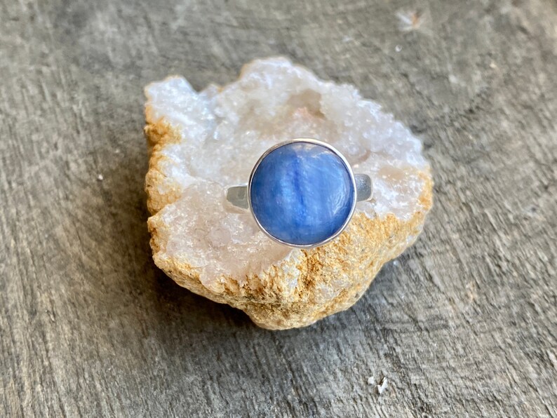 Blue Kyanite Round 925 Silver Handmade Ring Size 6 Crystal Healing Meditation