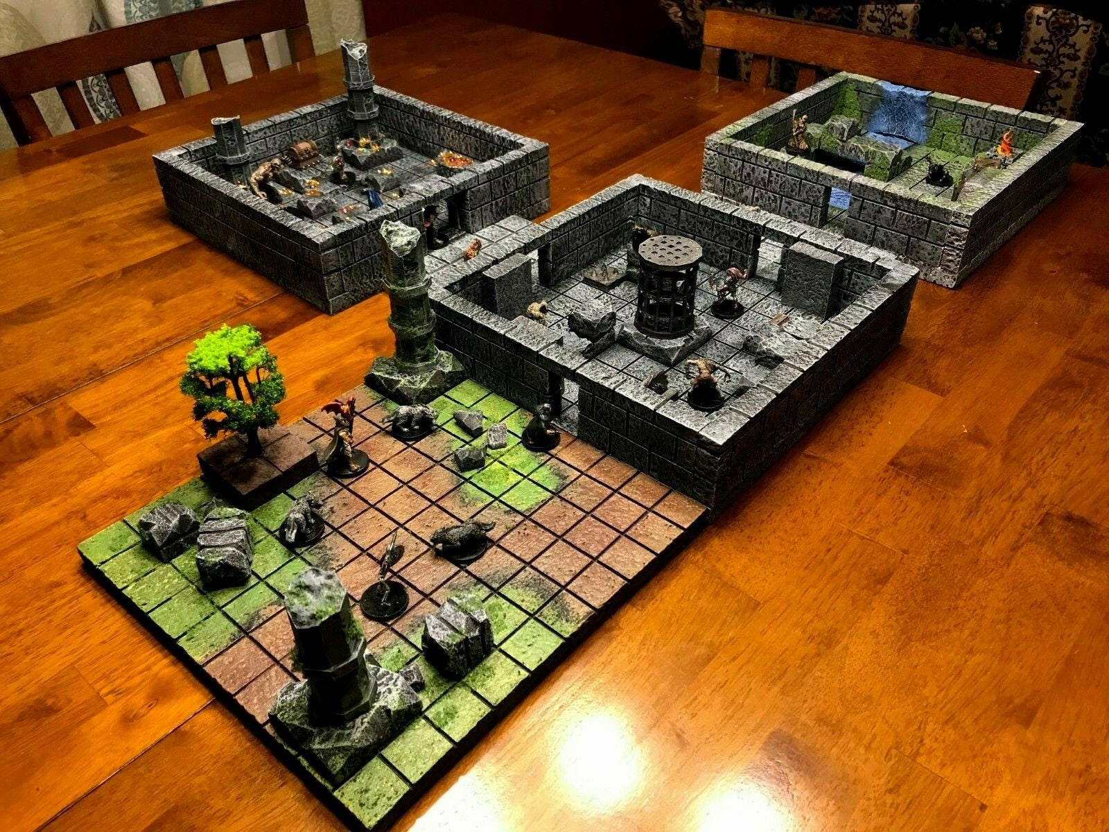 EnderToys Blocco Dungeon Tiles - Set Terreno 3D Stampato Per GDR - 36 Pezzi Con Tesori, Macerie, Gemme E Connettori - Scala 28 Mm