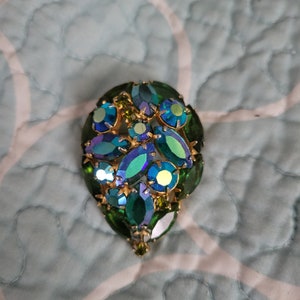 Beautiful Vintage Signed Monet Peacock Blue and Green Aurora Borealis glass stones