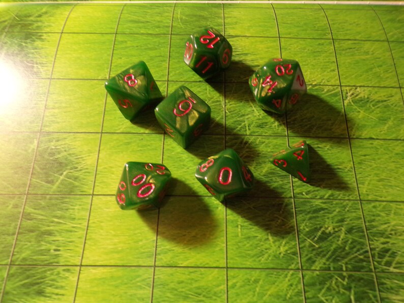 Polyhedral Dice 7pc Holly Green Fluid Art Resin Dice Set for RPG DnD5e Dungeons /& Dragons Pathfinder Fantasy Age Tabletop Gaming Games