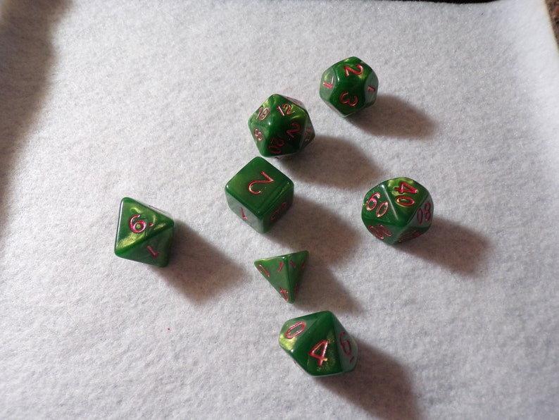 Polyhedral Dice 7pc Holly Green Fluid Art Resin Dice Set for RPG DnD5e Dungeons /& Dragons Pathfinder Fantasy Age Tabletop Gaming Games