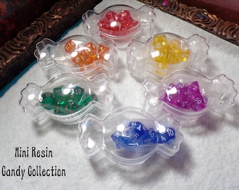 Minidados poliédricos de resina con bóveda de almacenamiento de la colección Scented Candy Shop