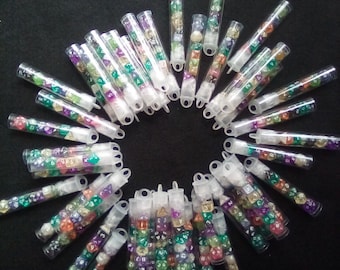 Juego de dados poliédricos diminutos de resina desparejados Misfit