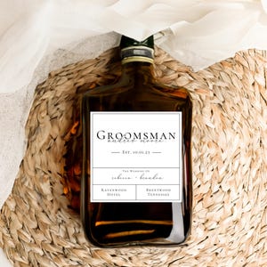 Modello di etichetta per bottiglia di whisky per lo sposo, fai da te, Vuoi essere il mio testimone di nozze?, Proposta di matrimonio, Regalo per lo sposo, Matrimonio moderno, Minimalista, Canva