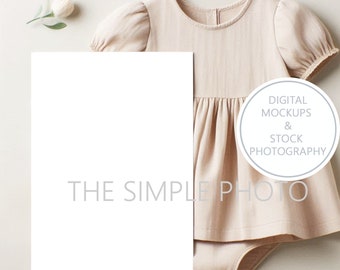 Mockup di invito per baby shower neutro per ragazza Boho